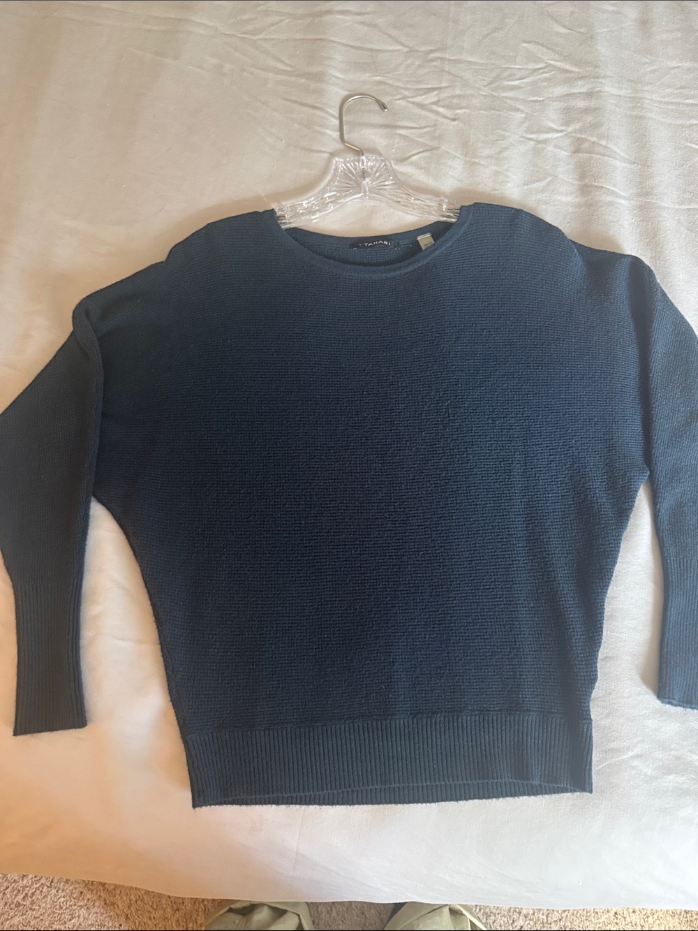 Tahari teal poly blend bat wing top.  Fits M!